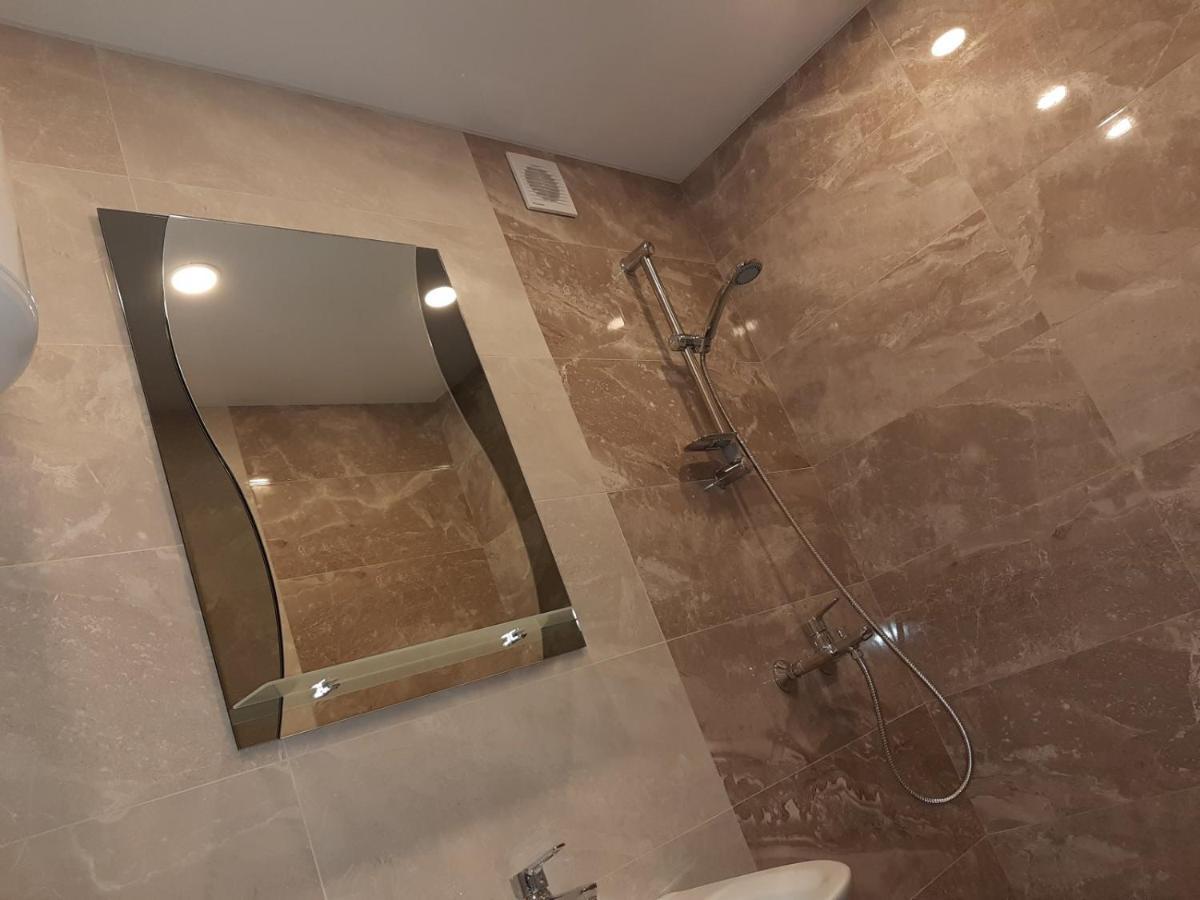 Lux Apartment Вокзал. Надежды Алексеенко 30 Dnipro Exterior foto